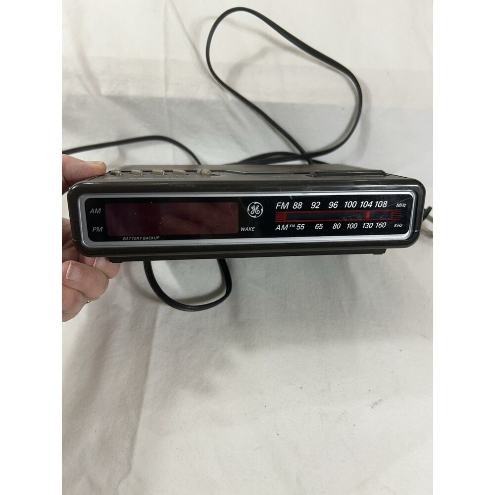 Vintage GE General Electric 7-4612B AM/FM Digital Alarm Clock Radio Tested Works